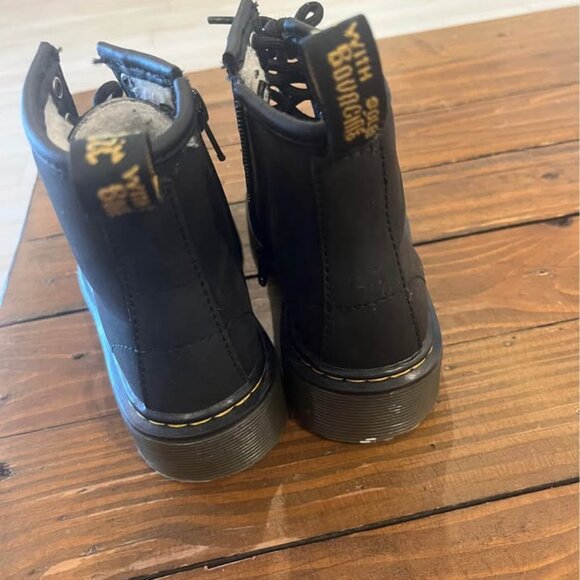 Kids Fleece Lined Doc Marten Boots - Picture 3 of 5